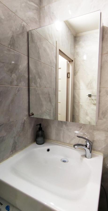 Flat in the city center 敖德萨 外观 照片