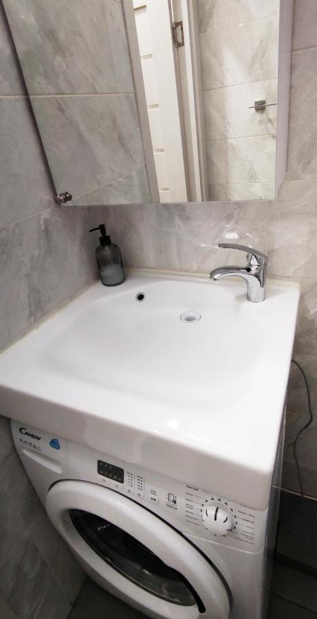 Flat in the city center 敖德萨 外观 照片