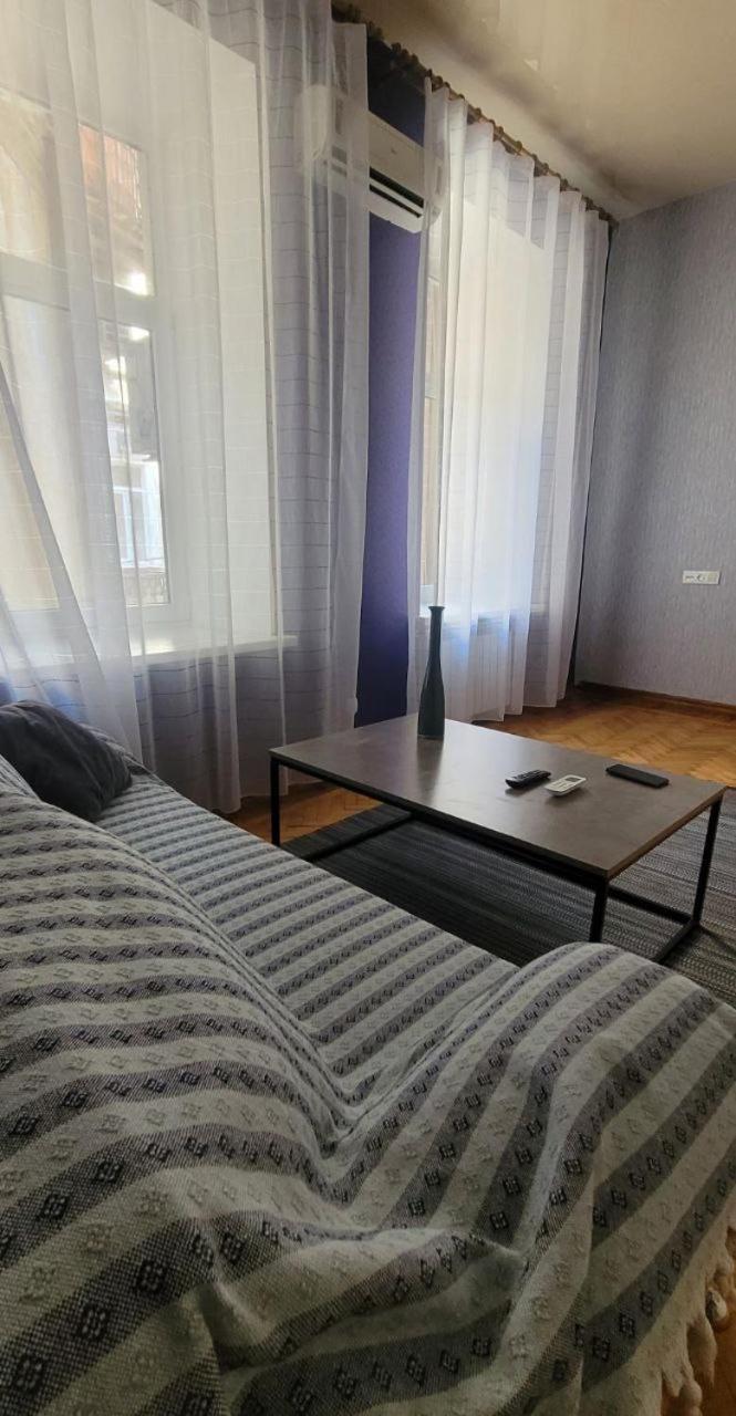 Flat in the city center 敖德萨 外观 照片