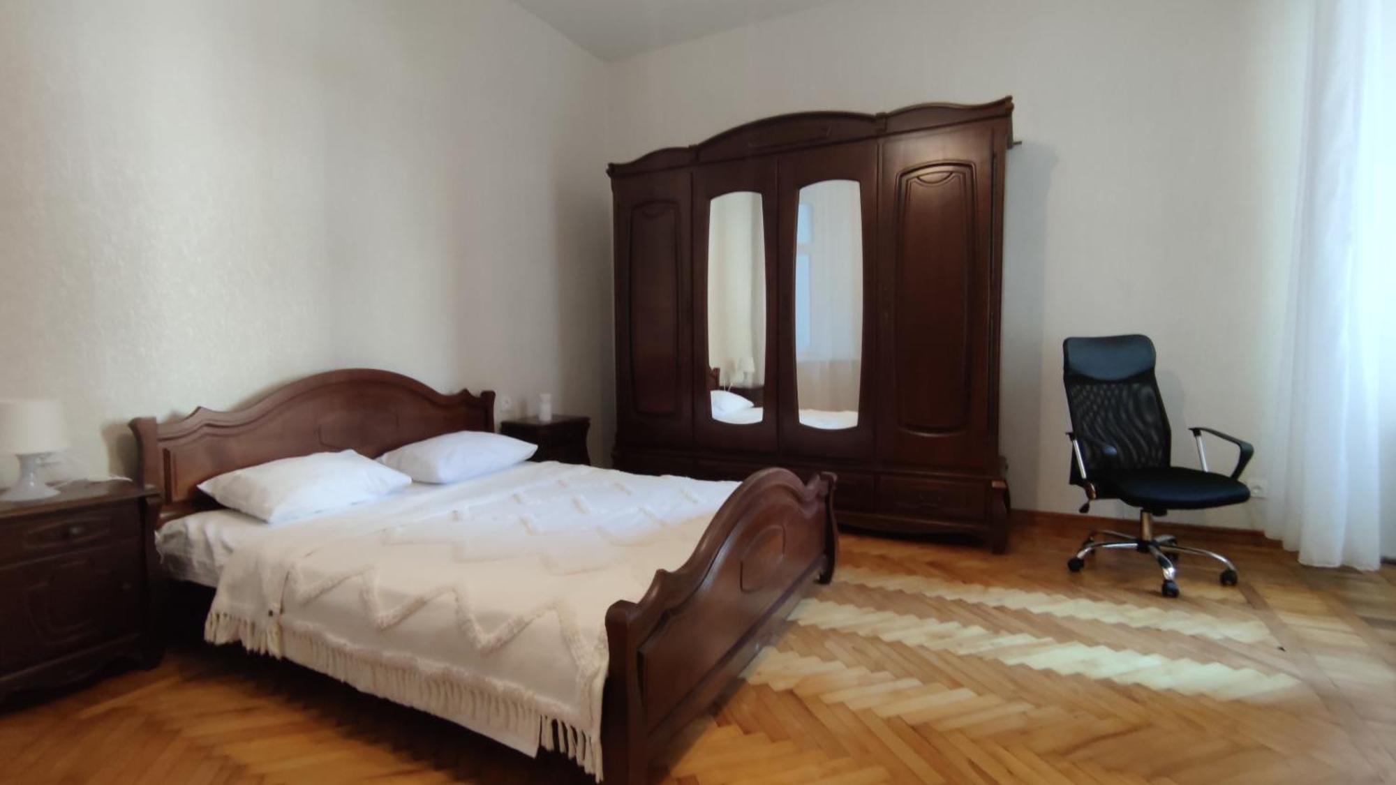 Flat in the city center 敖德萨 外观 照片