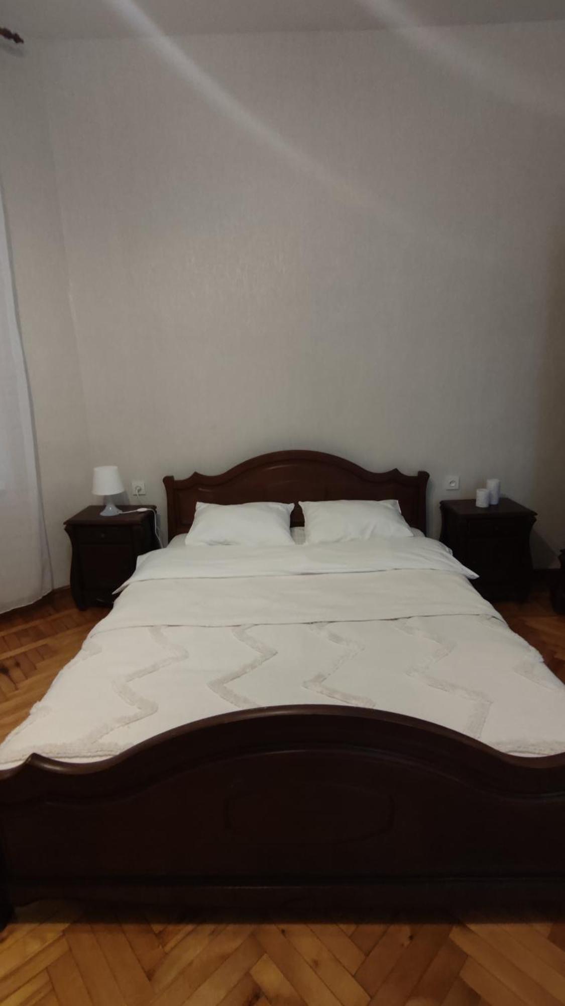 Flat in the city center 敖德萨 外观 照片